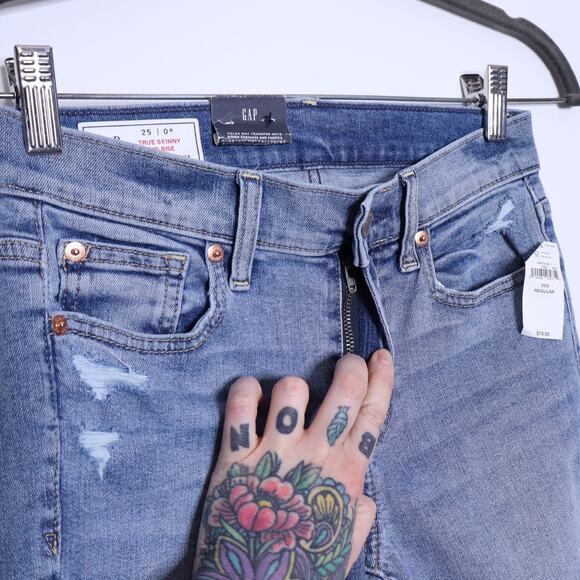 GAP NEW Mid Rise True Skinny Jeans Light Destroy Stretch 5-Pocket Women's 0/25 - Picture 6 of 11